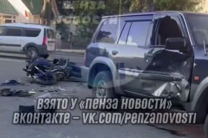 В Пензе произошла жесткая авария с мотоциклистом