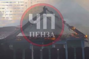 В пензенском районе Терновка горит жилой дом