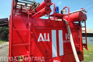 Появилось видео возгорания дома на улице Молодежной в Пензе
