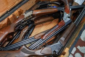 Житель Кузнецка выстрелил себе в лицо из самодельного оружия