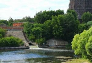 В Пензе в районе ТЭЦ №1 мужчину спасли от падения в воду