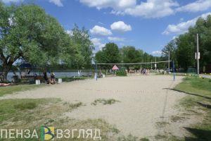 Росгвардейцы задержали пьяного мужчину на городском пляже Пензы
