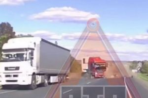 Опубликовано видео момента смертельной аварии на трассе М-5 под Пензой