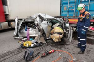 ППСЦ публикует новые фото с места жесткой аварии с 2 большегрузами на трассе М-5