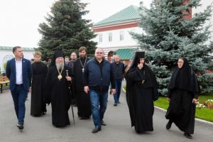 Мельниченко принял участие в освящении храма в селе Сканово
