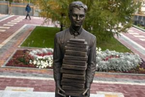 В Пензе появился памятник, посвященный студентам