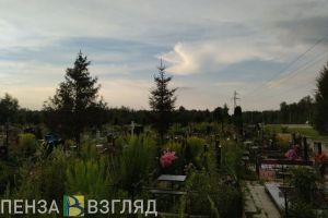 Пензенцам разрешили заезжать на кладбища на машинах 4 раза в год