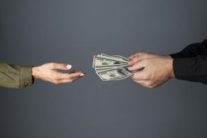 Как избежать потерь при обмене валюты