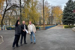 Бедикин оценил темпы капремонта школы №9 в Сердобске