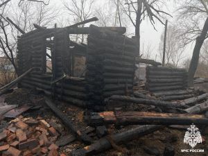 В селе Никольское Кузнецкого района сгорело нежилое здание