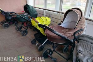 Пензенцам грозят крупными штрафами за оставленные в подъездах коляски