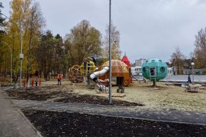 В зареченском сквере Демакова установили малые архитектурные формы