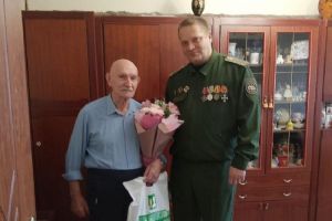 В Пензе представители власти поздравили с 98-летием ветерана ВОВ