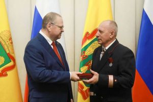 Глава региона вручил награды пензенцам, отличившимся в труде