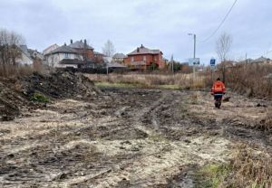 В Пензе на парковку возле стадиона «Снежинка» несанкционированно сбросили грунт