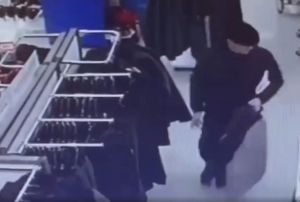 В Пензе саратовец украл четыре пуховика