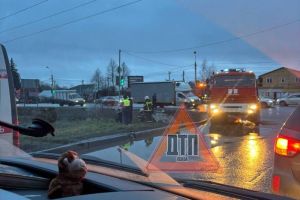 Автомобиль опрокинулся на крышу при повороте на Львовскую улицу в Пензе