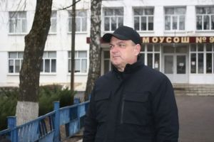 Бедикин проверил, как продвигается ремонт школы №9 в Сердобске
