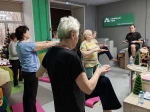 В Пензе пенсионеры укрепляют здоровье с помощью суставной гимнастики