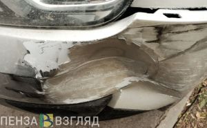 В Пензе ищут свидетелей ДТП на ул. Володарского, где машина врезалась в дерево