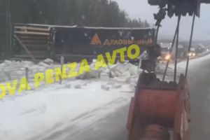 Из-за аварии с фурой оказалась перекрыта трасса «Пенза-Кузнецк»