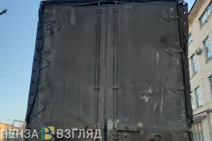 Перед Кузнецком из-за снежной преграды образовалась фуровая пробка