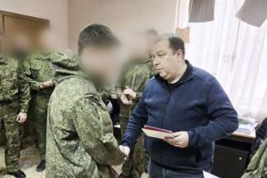 Пензенским бойцам в ДНР вручили награды от губернатора Олега Мельниченко