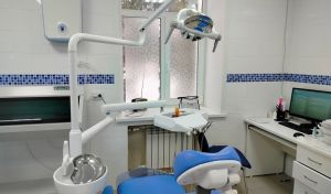 Стоматолог объяснил, как правильно чистить зубы, чтобы не было кариеса: всю жизнь делала это неправильно