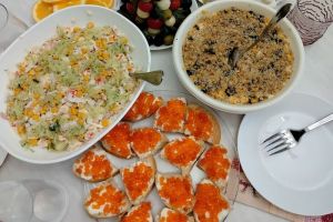 Как пережить новогодние застолья без вреда для фигуры: экспертные советы врача