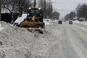 В Кузнецке продолжаются работы по чистке улиц от снега