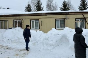 Разрушение крыши дома в Сурске, рост зарплат, массовое ДТП - новости Пензы и области за 15 февраля
