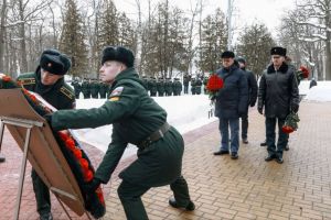 Губернатор вручил награды военнослужащим в Пензенском артиллерийском институте