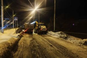 В Пензе при прогнозе ухудшения погоды ночью на улицы выйдут 65 единиц техники
