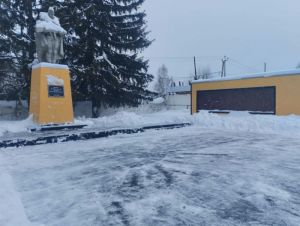 В Лунино завершают благоустройство памятника участникам ВОВ