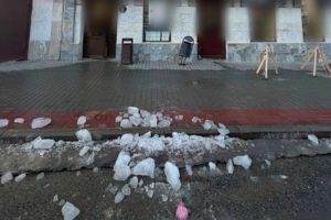 В Пензе после падения наледи на женщину с крыши дома возбудили уголовное дело