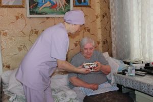 В Пензе и области за год помощь на дому получили 696 пенсионеров и инвалидов