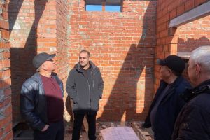 Гришаев оценил темпы строительства нового корпуса Земетчинской районной больницы