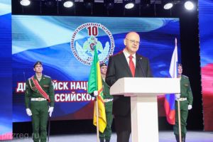 Мельниченко вручил росгвардейцам государственные и региональные награды