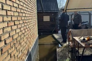 Из-за подтоплений в Октябрьском районе Пензы воду откачают насосами