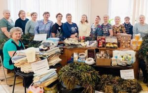 В Пензе «серебряные» волонтеры собрали масккостюмы, мед и носки для бойцов СВО