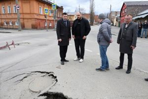 Усманов обозначил сроки на восстановление дорог Пензы после зимних разрытий