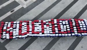 Более 250 пензенцев выстроились в слово «Космос» на Юбилейной площади