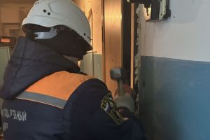 В Пензе спасатели обнаружили в запертой квартире погибшую пенсионерку