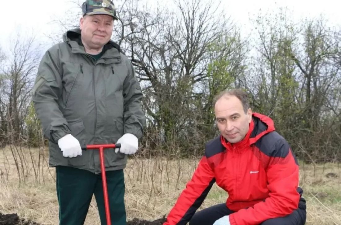 Владимир Фомин принял участие в акции «Сад памяти» в Пензенском районе
