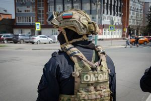 В Пензе 13 граждан получили повестки в военный комиссариат после рейда ОМОНа