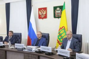 Мельниченко поручил обеспечить безопасность детей на ОГЭ и ЕГЭ