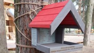 В пензенском сквере «Семейный» установили кормушку для белок