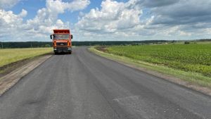 В Пензенской области ремонтируют дорогу, связывающую Каменку с трассой