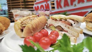 Ресторанная подача в формате стритфуда: «Караван» презентовал модные новинки