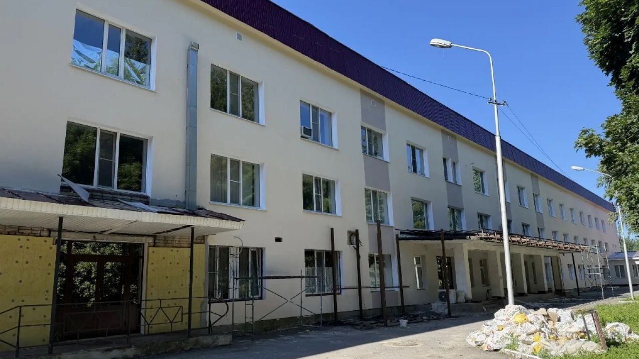 В Кузнецке завершили ремонт фасада детской больницы